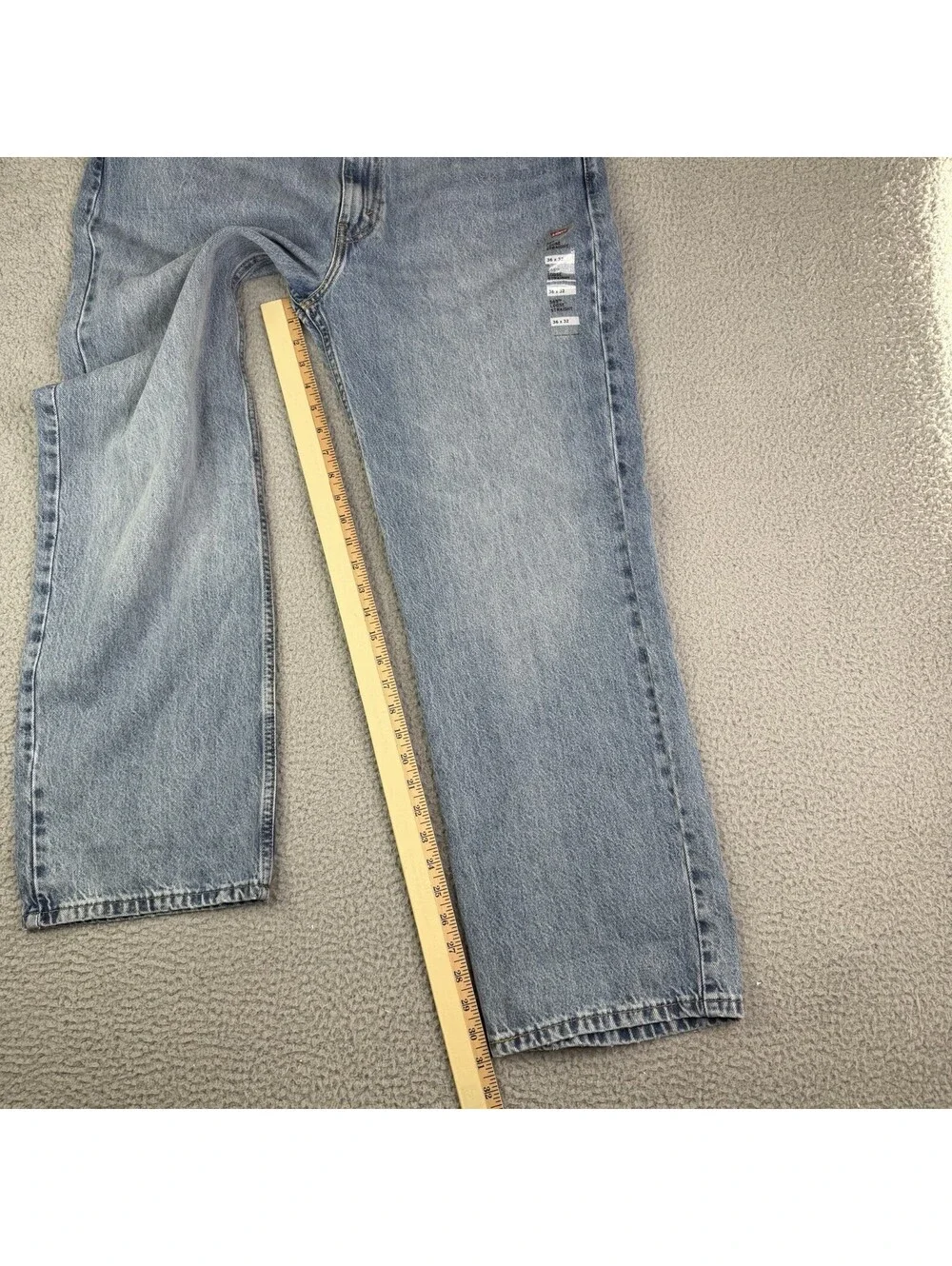 NEW Levi's 565 '97 Loose Straight Jeans Mens 36x32 Light Wash Denim A72210001